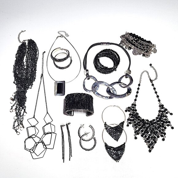 Black statement jewellery bundle - Picture 1 of 10